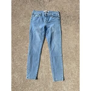 Liverpool Pants Women Size 2 Light Wash Skinny Jeans Zip Fly 5-Pocket Design